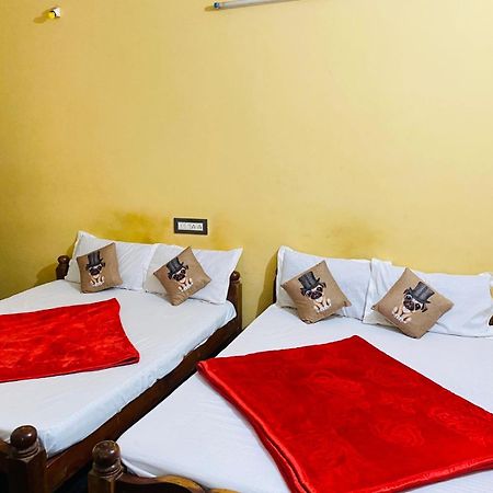 Hk Residency Hotel Mysore Bagian luar foto