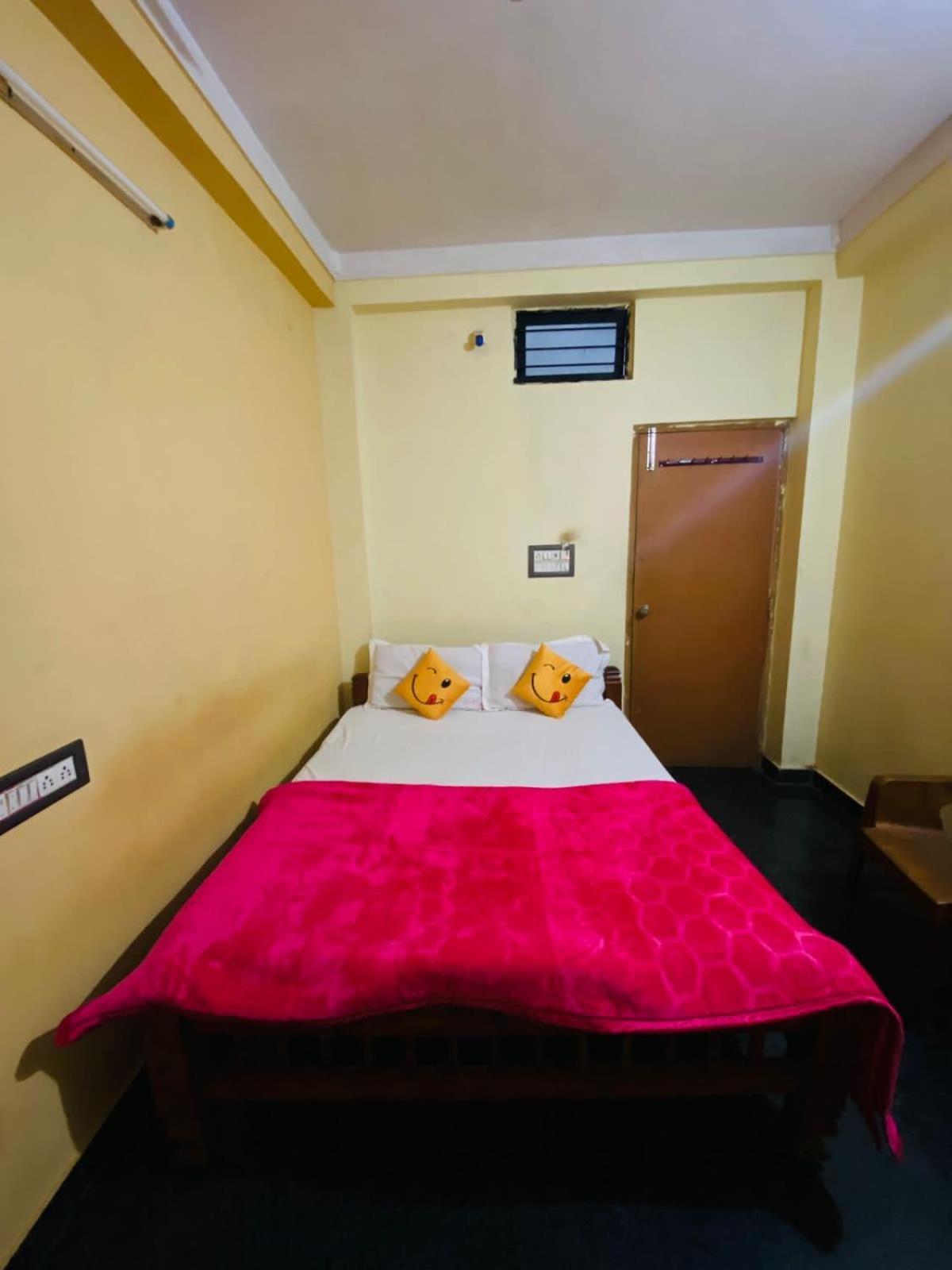 Hk Residency Hotel Mysore Bagian luar foto