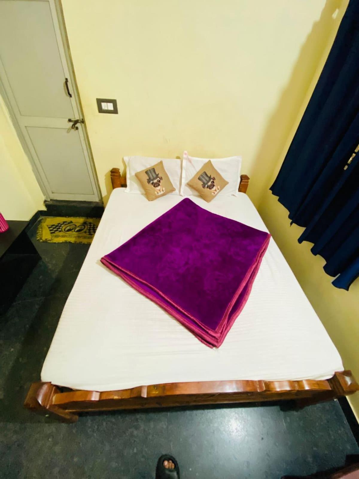Hk Residency Hotel Mysore Bagian luar foto