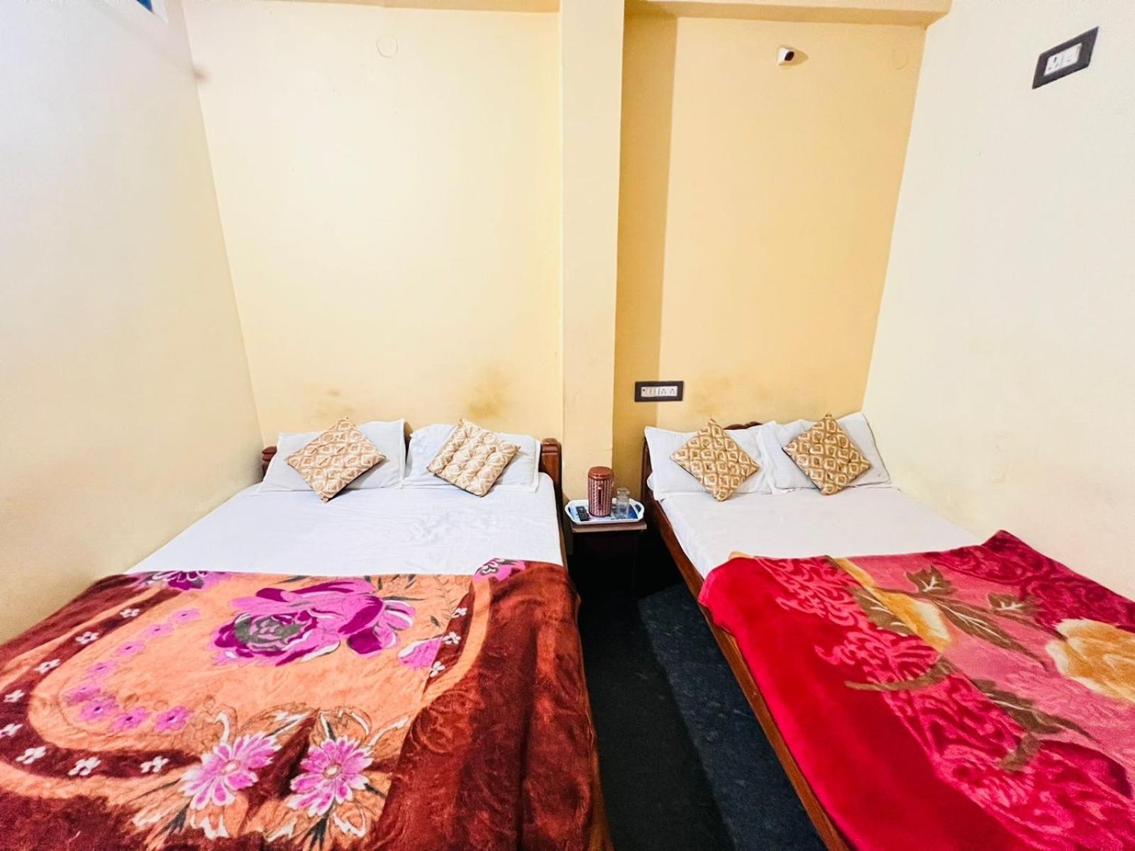 Hk Residency Hotel Mysore Bagian luar foto