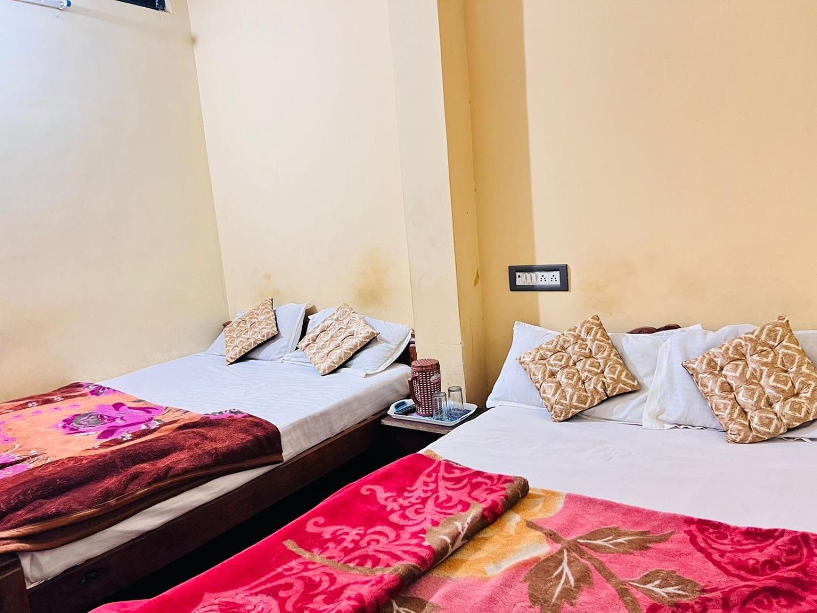 Hk Residency Hotel Mysore Bagian luar foto