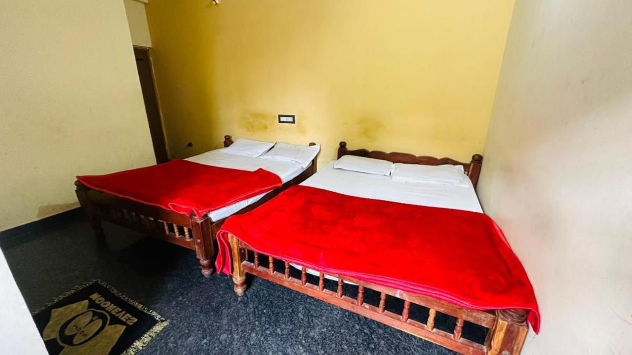 Hk Residency Hotel Mysore Bagian luar foto